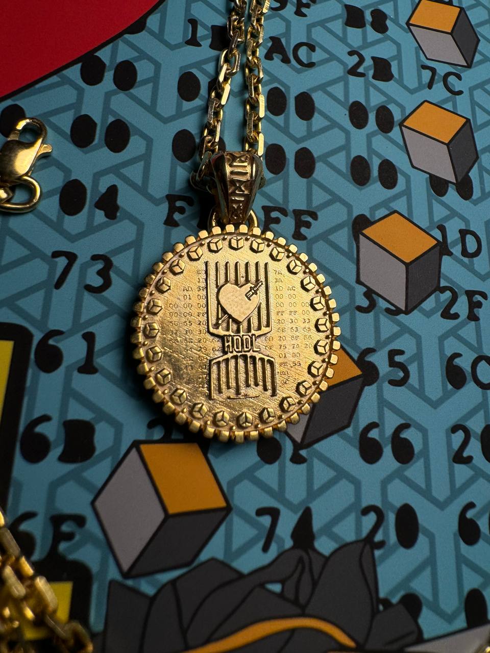 MADEX REGALIA: First Edition HODL Pendant 863 851