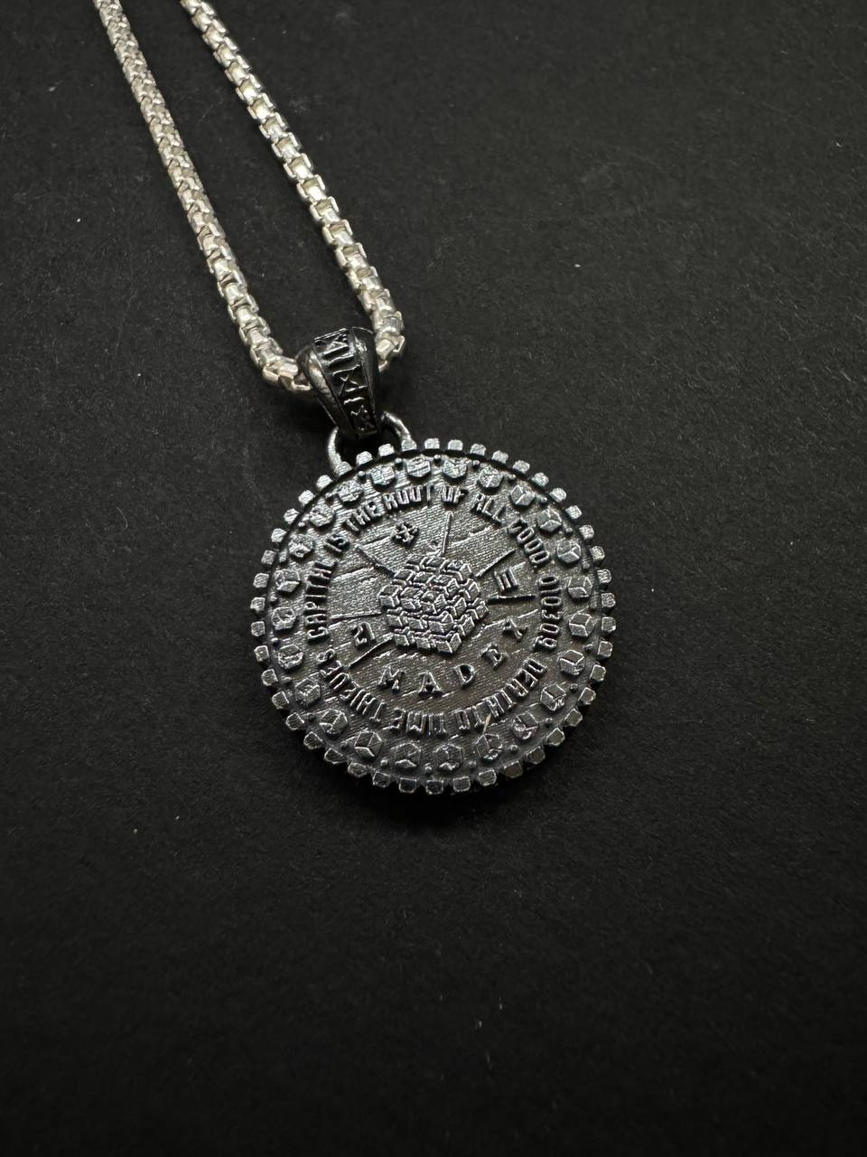 MADEX REGALIA: HODL BLACKOUT EDITION